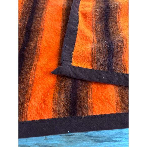 VTG Orange Black Striped Bedspread 1970s Retro 60x80 Burlington House Collection - Picture 5 of 14